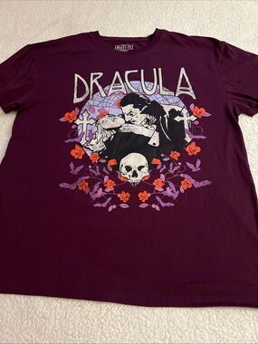 Universal Monsters Dracula Official Licensed Purple T Shirt Size Large Used